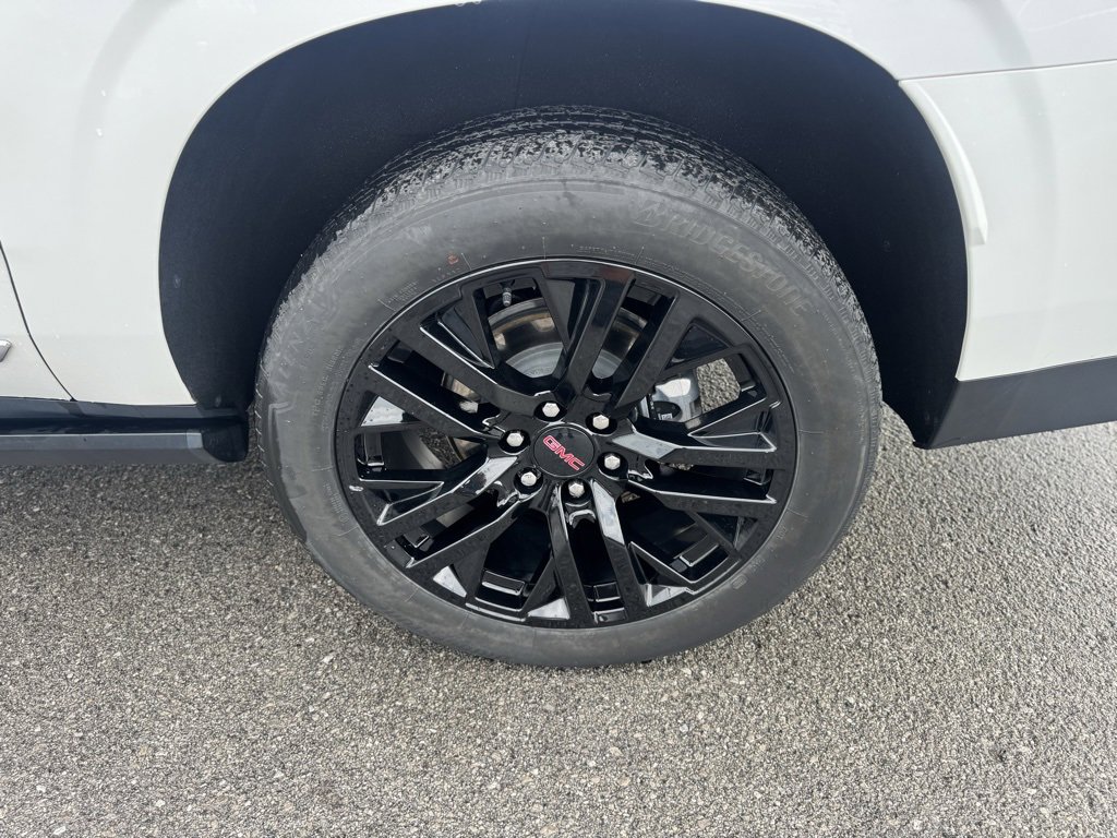 Used 2023 GMC Yukon XL Denali image 9