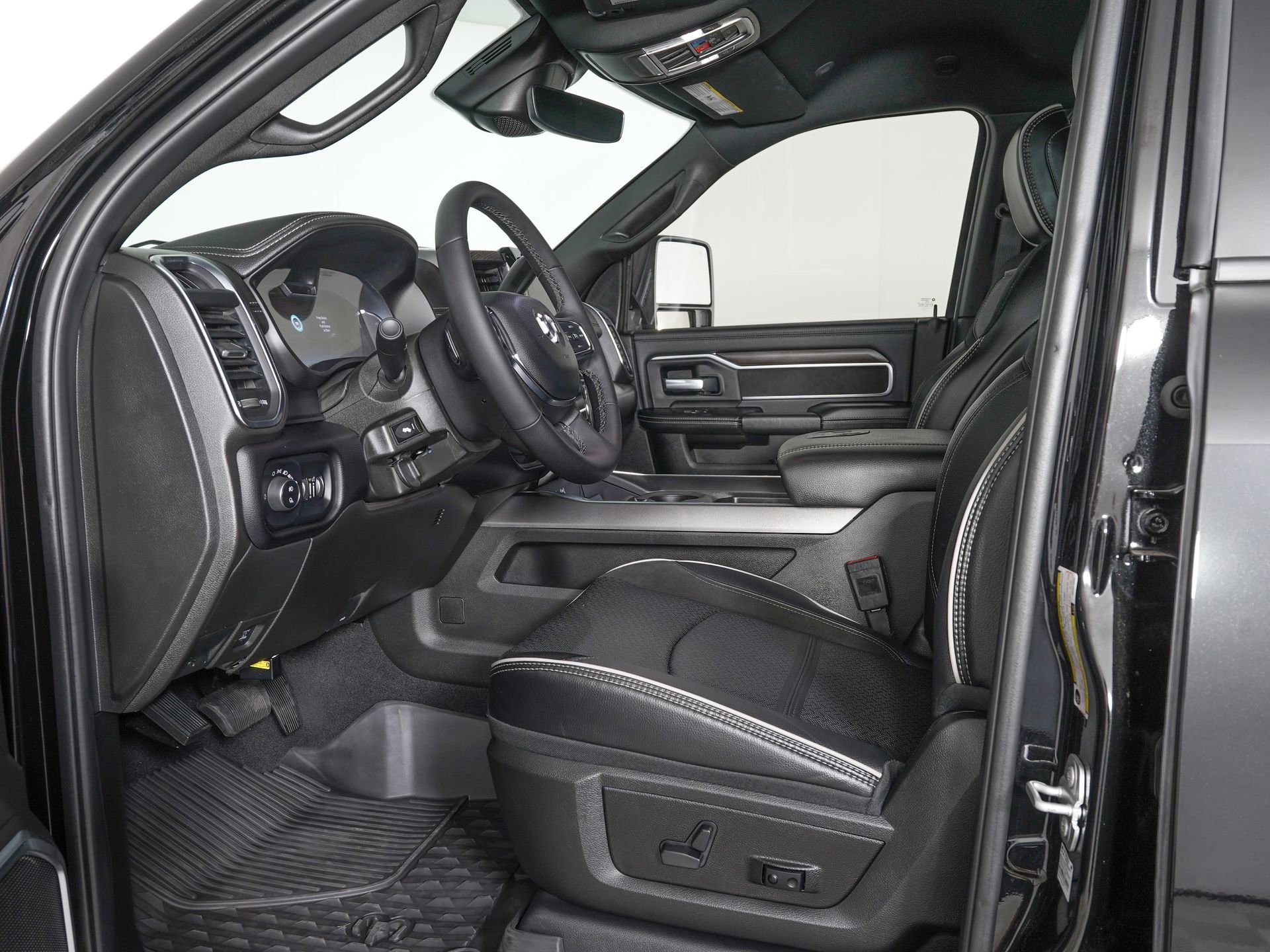 Used 2025 RAM 2500 Laramie w/ Night Edition image 13