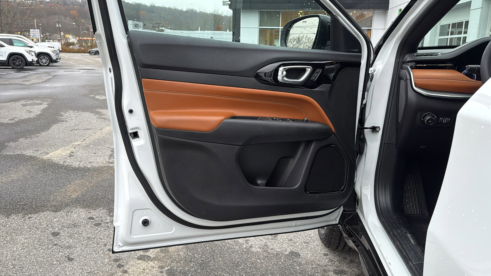 Certified 2024 Jeep Compass Limited w/ Elite Group image 12