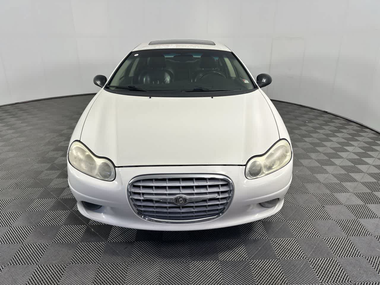Used 2002 Chrysler Concorde Limited FWD image 3