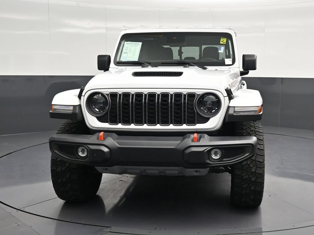 Used 2025 Jeep Gladiator Mojave w/ Convenience Group AWD/4WD image 6