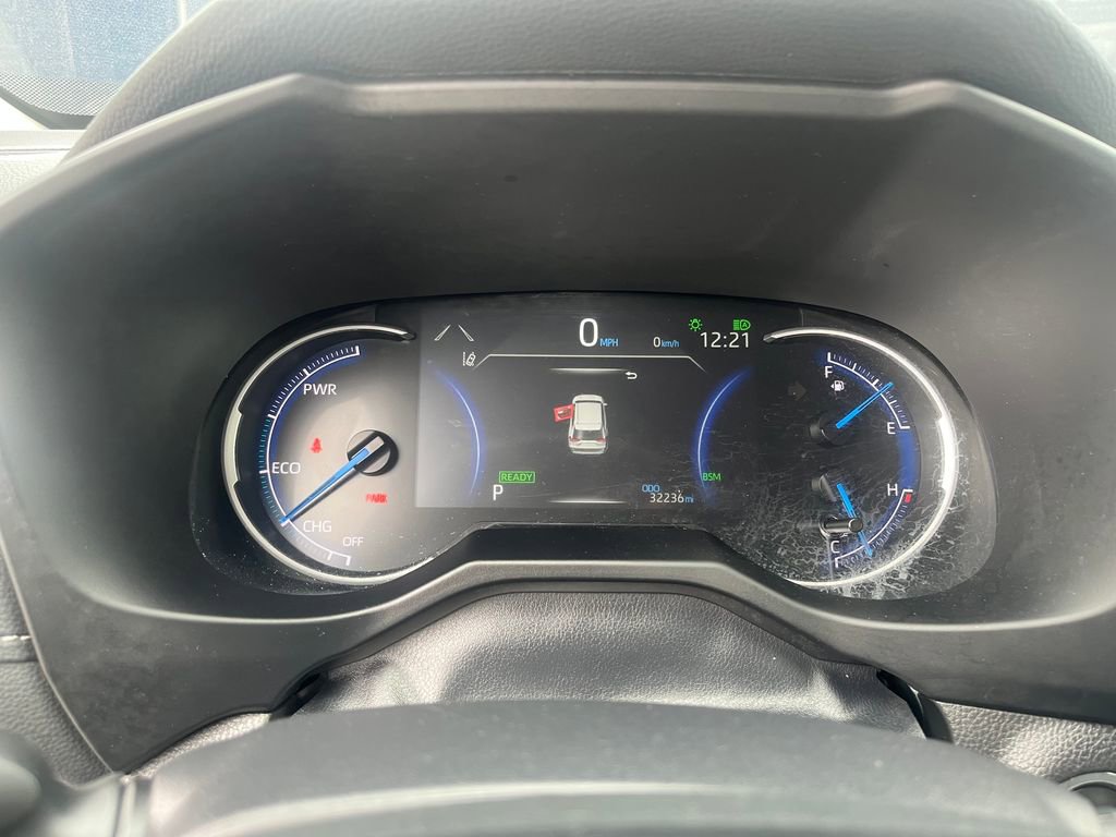 Used 2025 Toyota RAV4 XLE AWD/4WD image 31