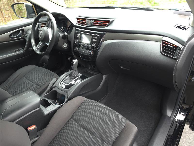 Used 2018 Nissan Rogue Sport S AWD/4WD image 30
