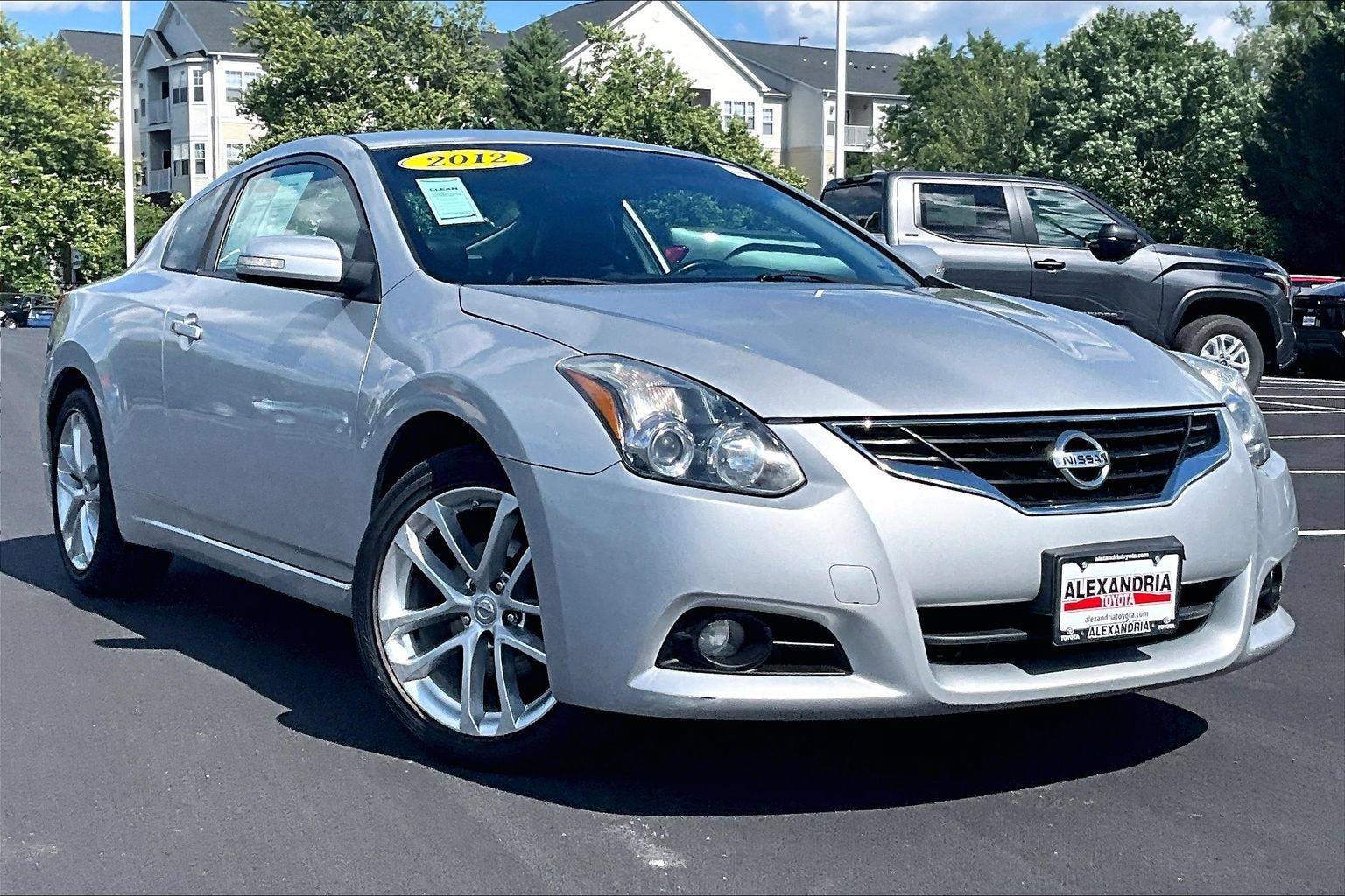 Used 2012 Nissan Altima 3.5 SR w/ 3.5SR Premium Pkg FWD image 2