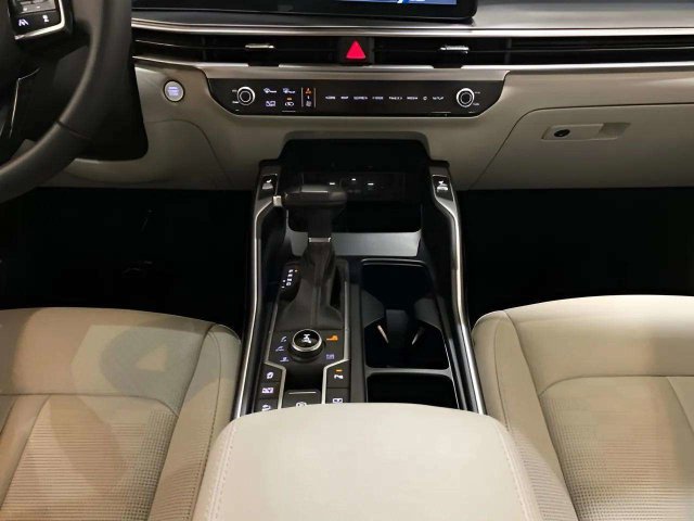 Used 2025 Kia Sorento S AWD/4WD image 15