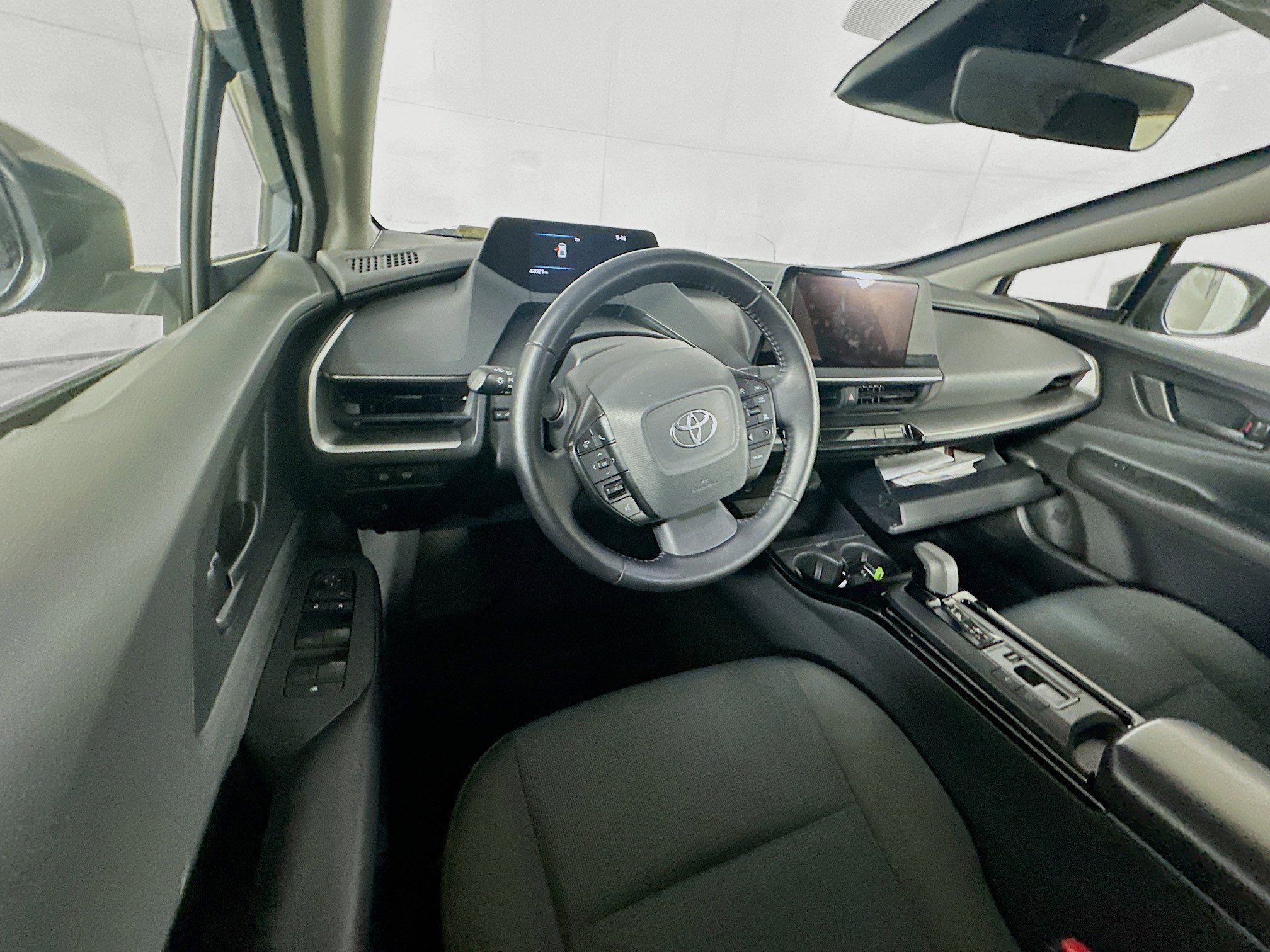 Used 2024 Toyota Prius LE image 18