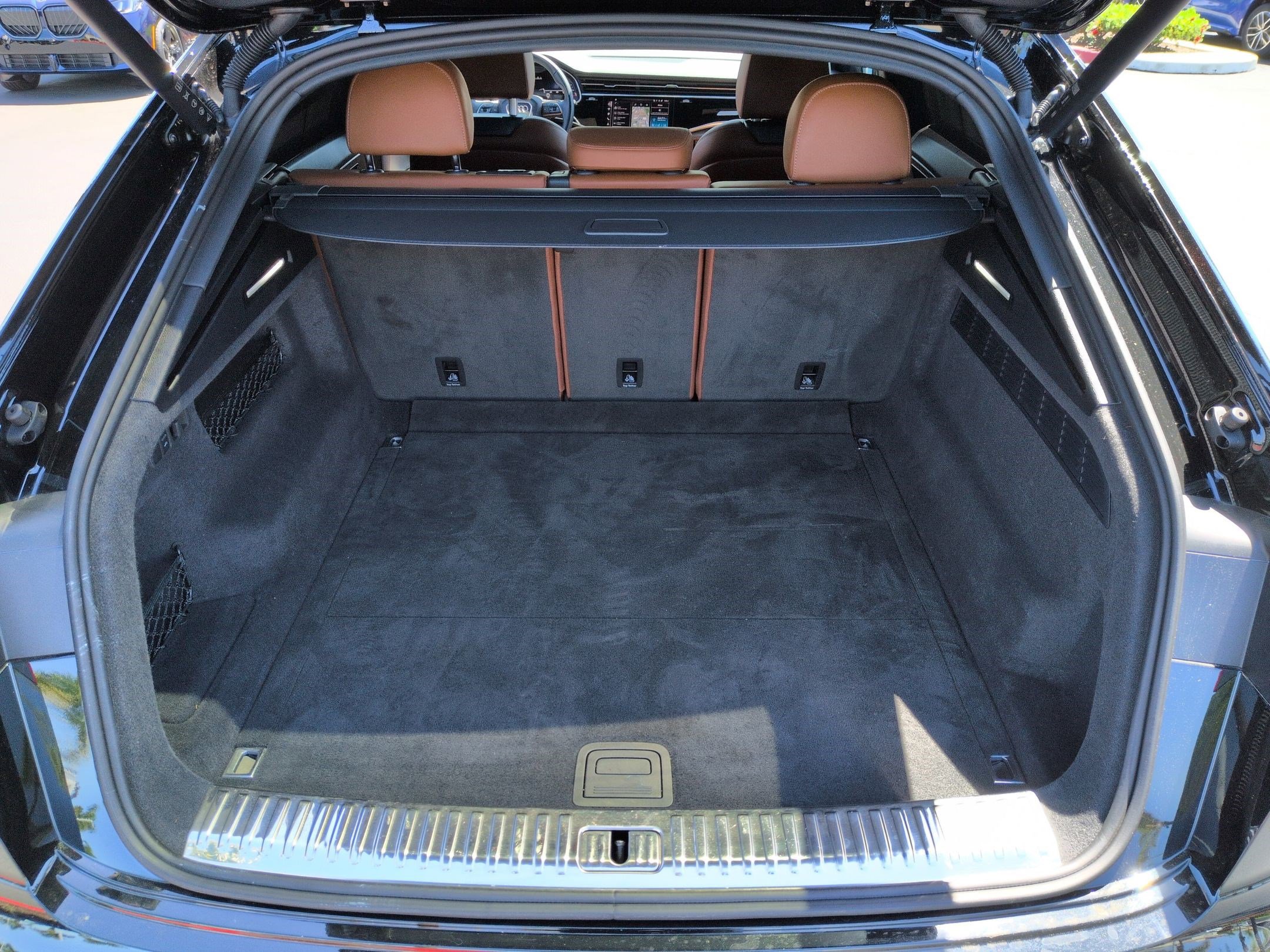 Used 2025 Audi Q8 Prestige image 32