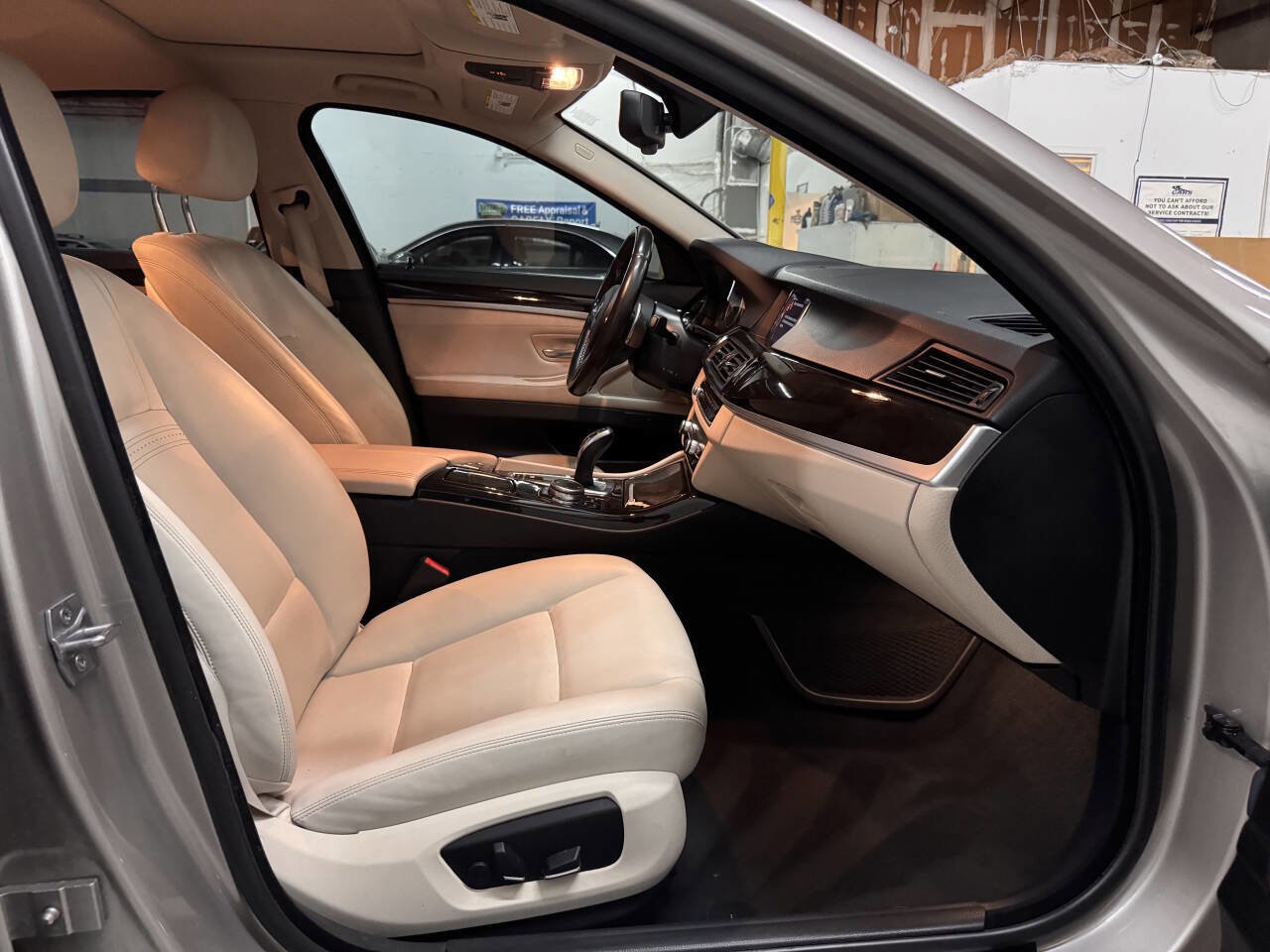 Used 2016 BMW 535i Sedan image 16