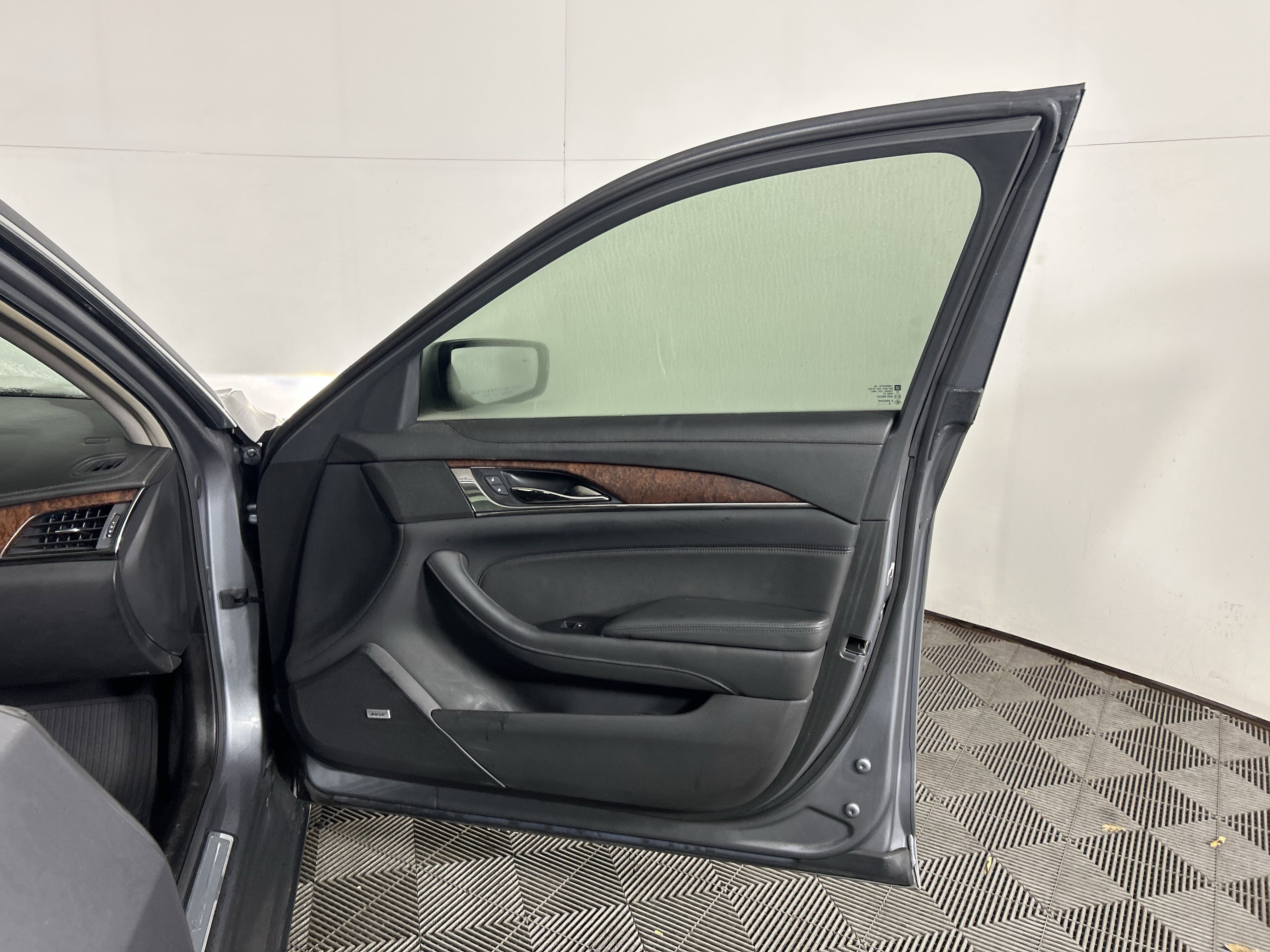 Used 2019 Cadillac CTS Luxury image 40