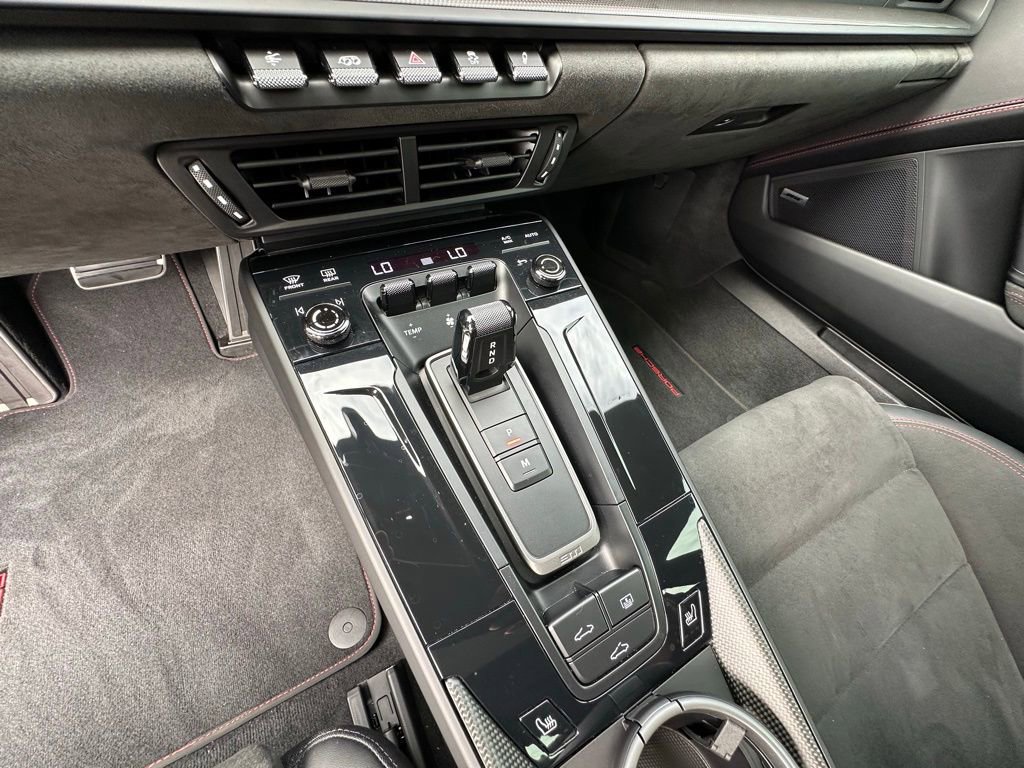 Used 2025 Porsche 911 Carrera GTS image 28