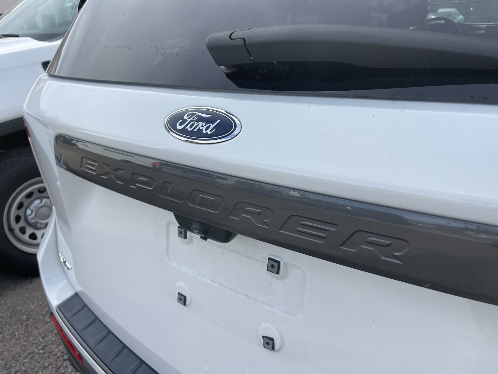Used 2022 Ford Explorer XLT w/ Equipment Group 202A RWD image 5