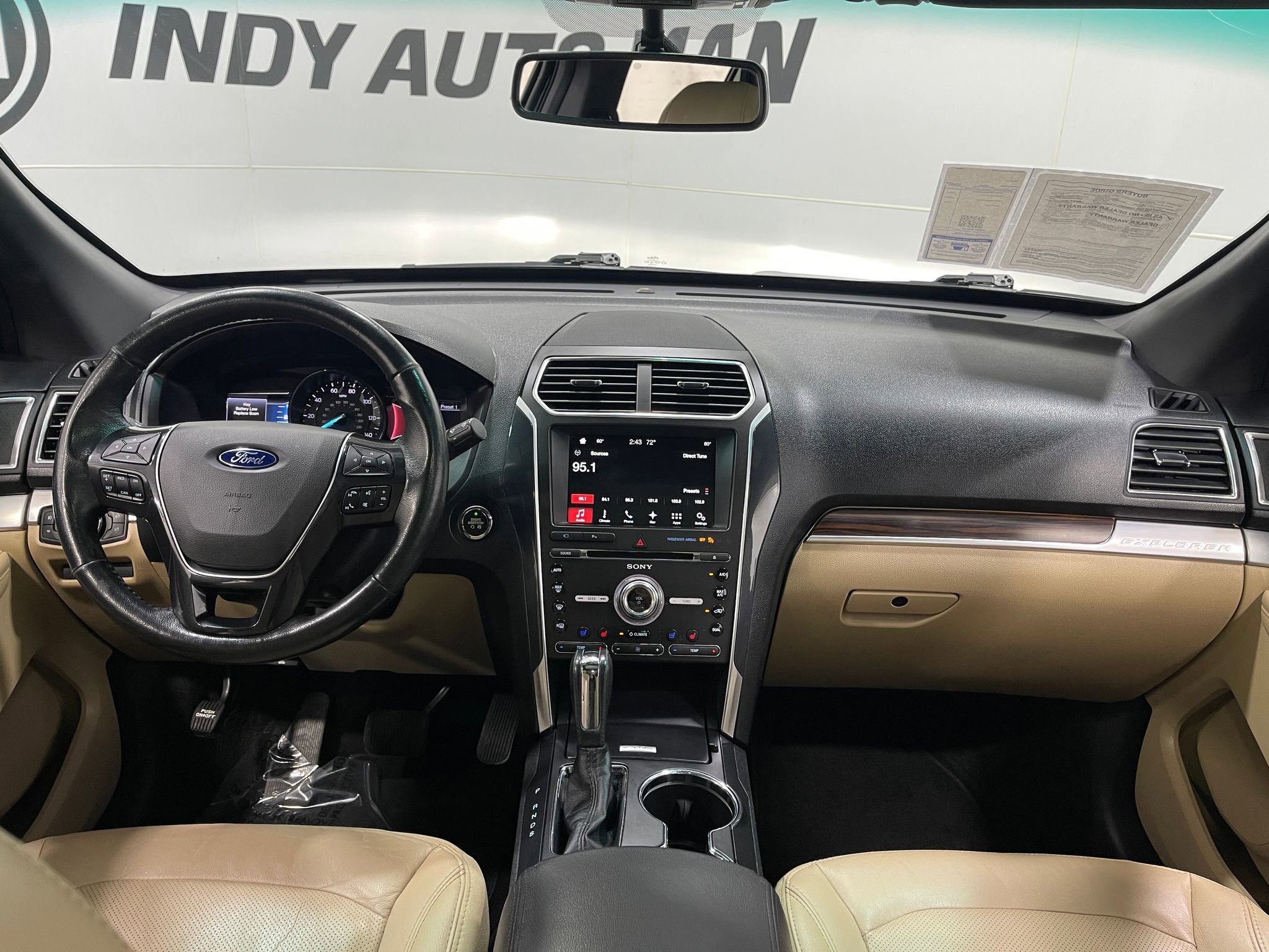 Used 2017 Ford Explorer Limited image 19