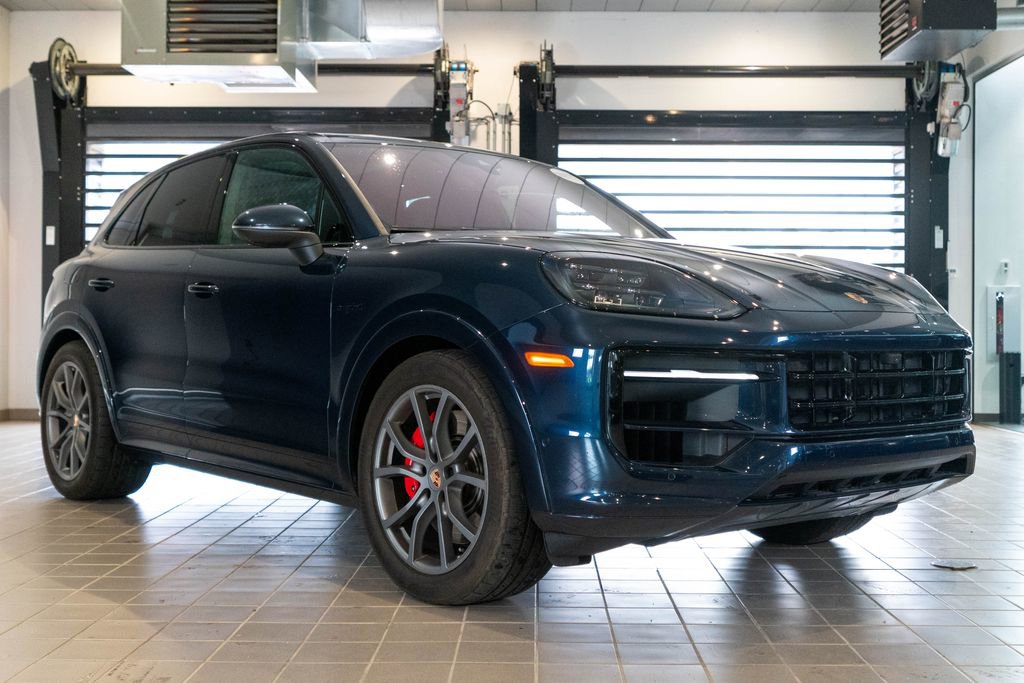 Certified 2025 Porsche Cayenne S image 8