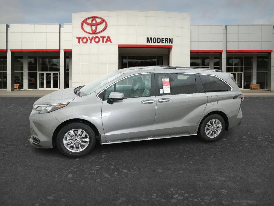 New 2026 Toyota Sienna XLE FWD image 13