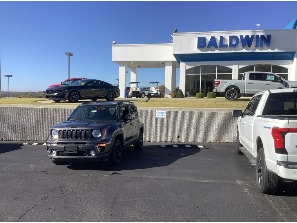 Used 2020 Jeep Renegade Altitude image 3
