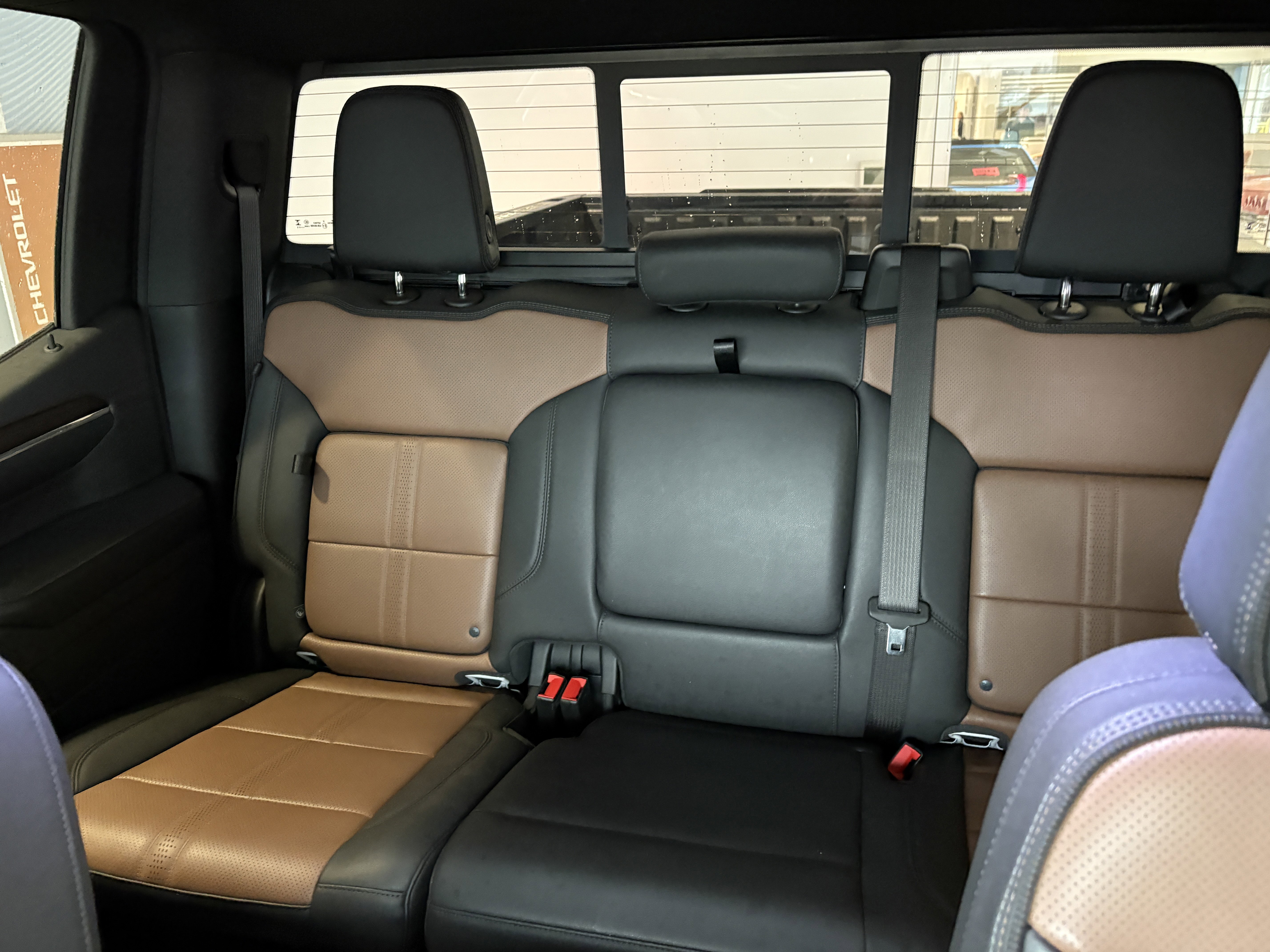 Used 2025 Chevrolet Silverado 1500 High Country image 13