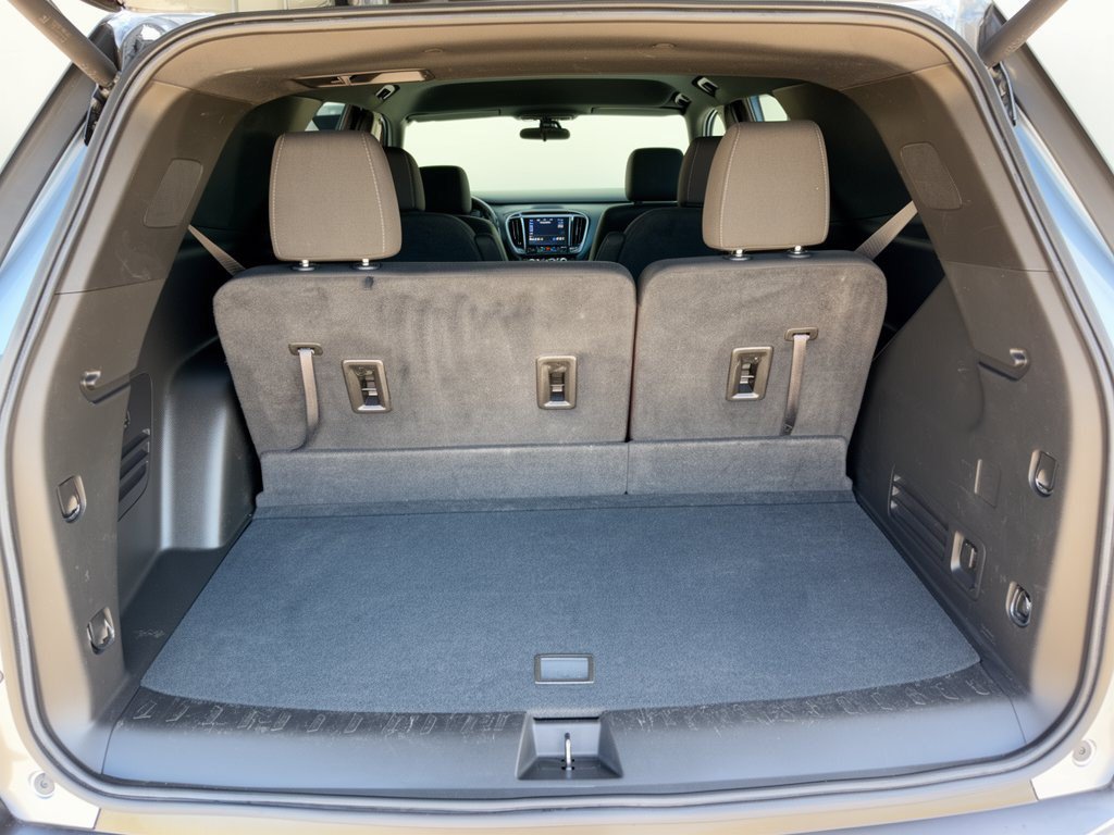 Certified 2023 Chevrolet Traverse LT FWD image 28