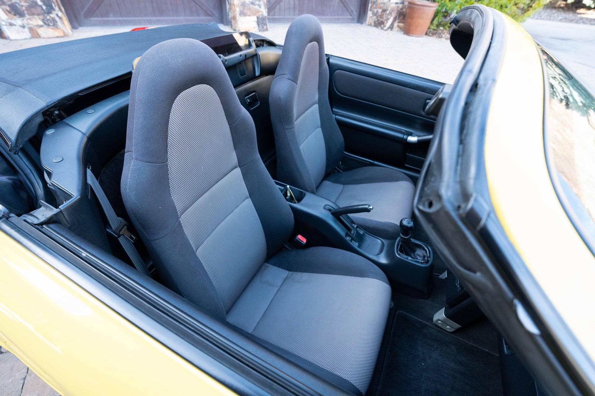 Used 2001 Toyota MR2 image 36