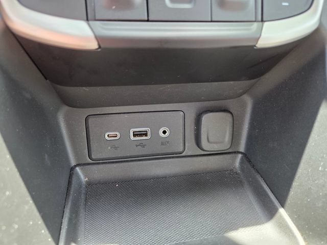 Used 2023 GMC Terrain SLE w/ Driver Convenience Package FWD image 27