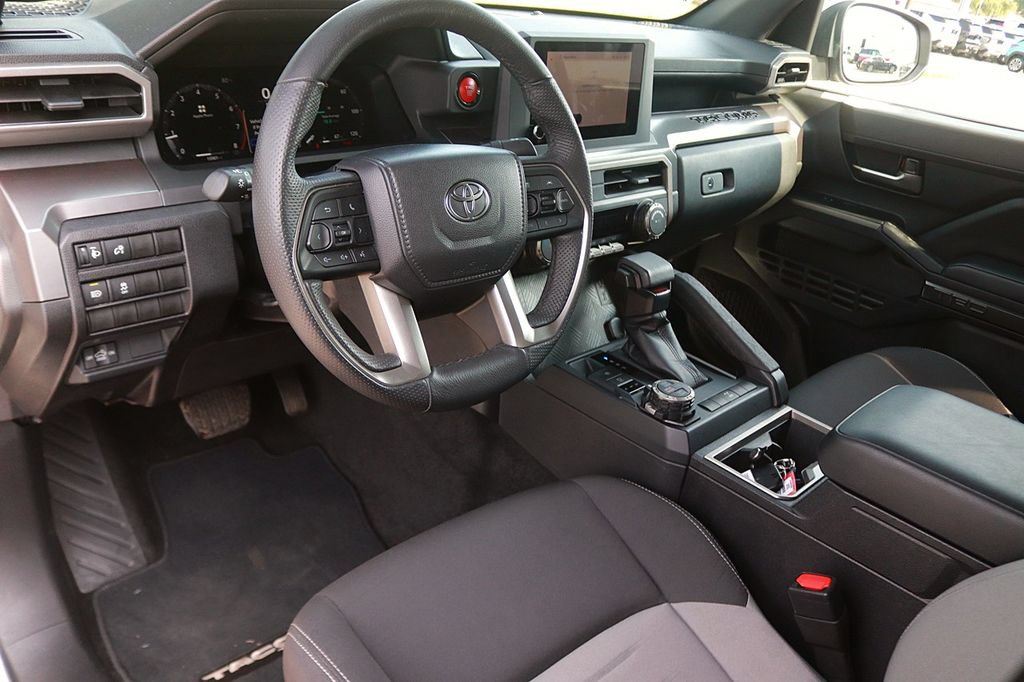 Used 2025 Toyota Tacoma TRD Off-Road AWD/4WD image 12