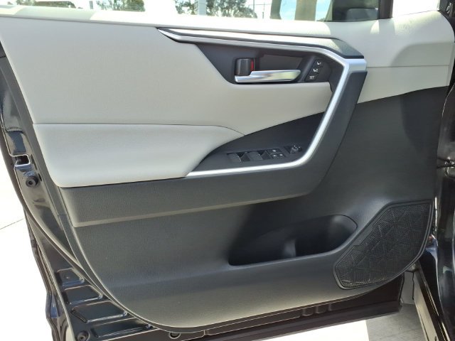 Used 2022 Toyota RAV4 XLE Premium AWD/4WD image 13