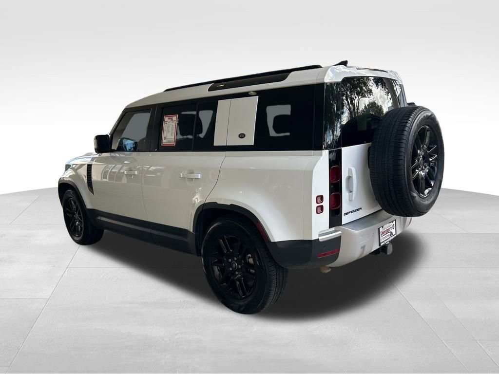 Used 2024 Land Rover Defender 110 S image 4