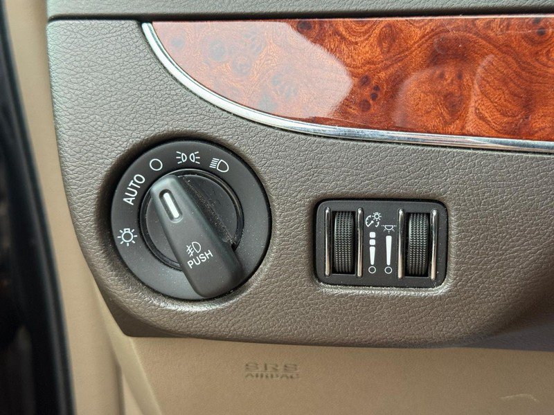 Used 2014 Chrysler Town & Country Touring-L w/ Driver Convenience Group FWD image 23