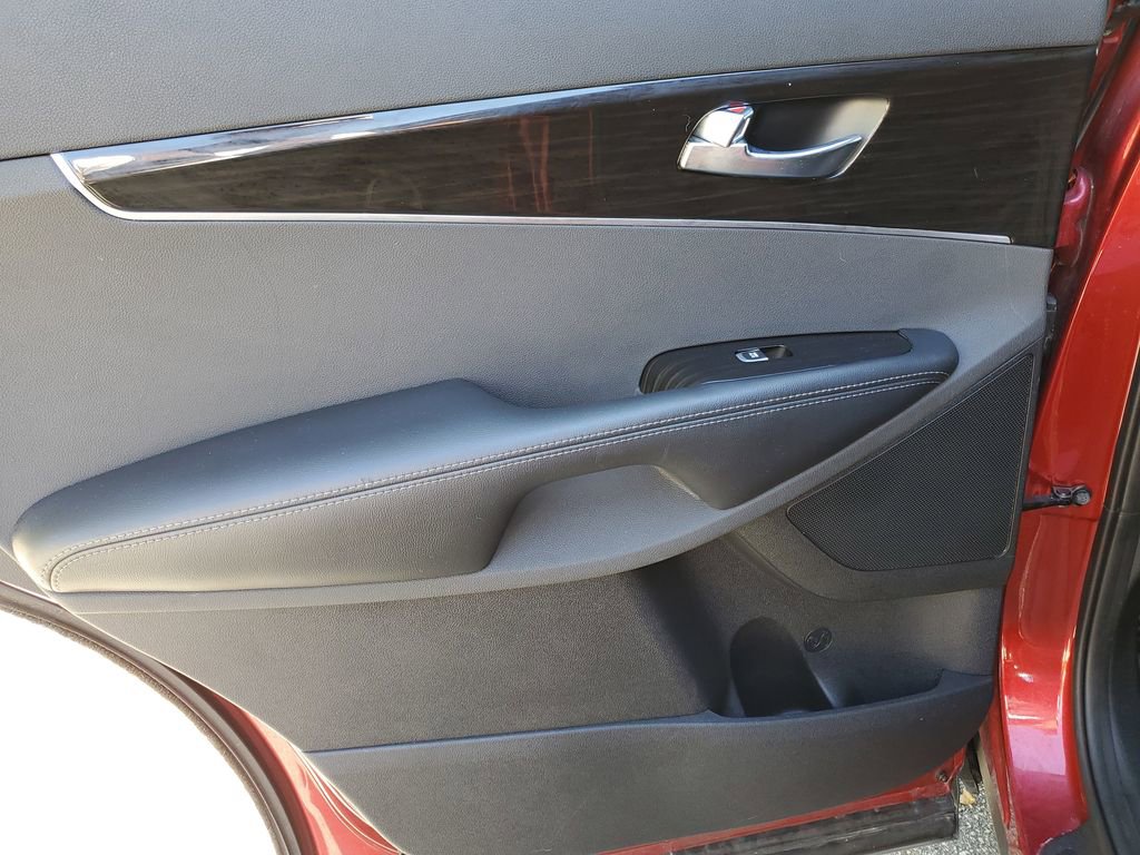 Used 2019 Kia Sorento EX image 18