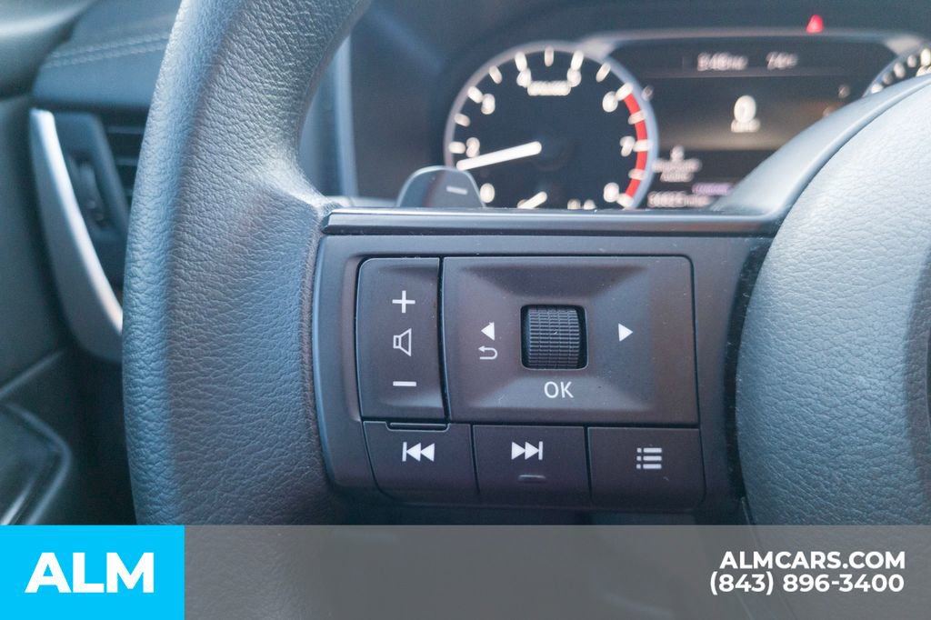 Used 2024 Nissan Rogue S image 11