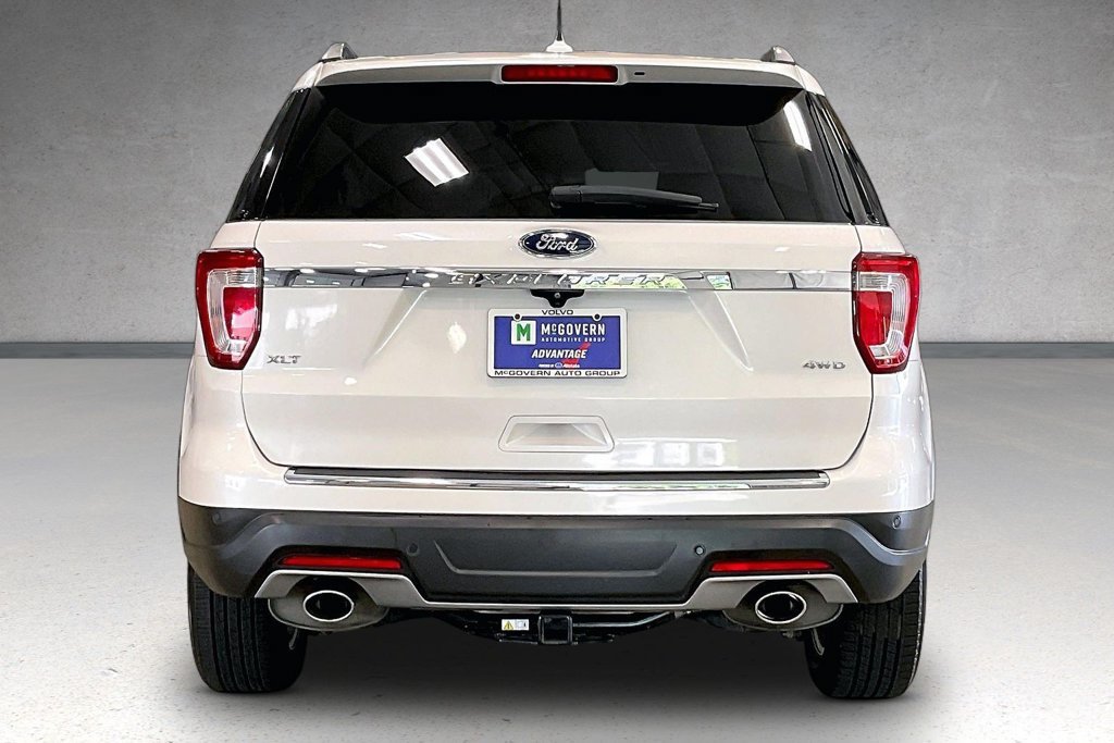 Used 2018 Ford Explorer XLT w/ Equipment Group 202A AWD/4WD image 6