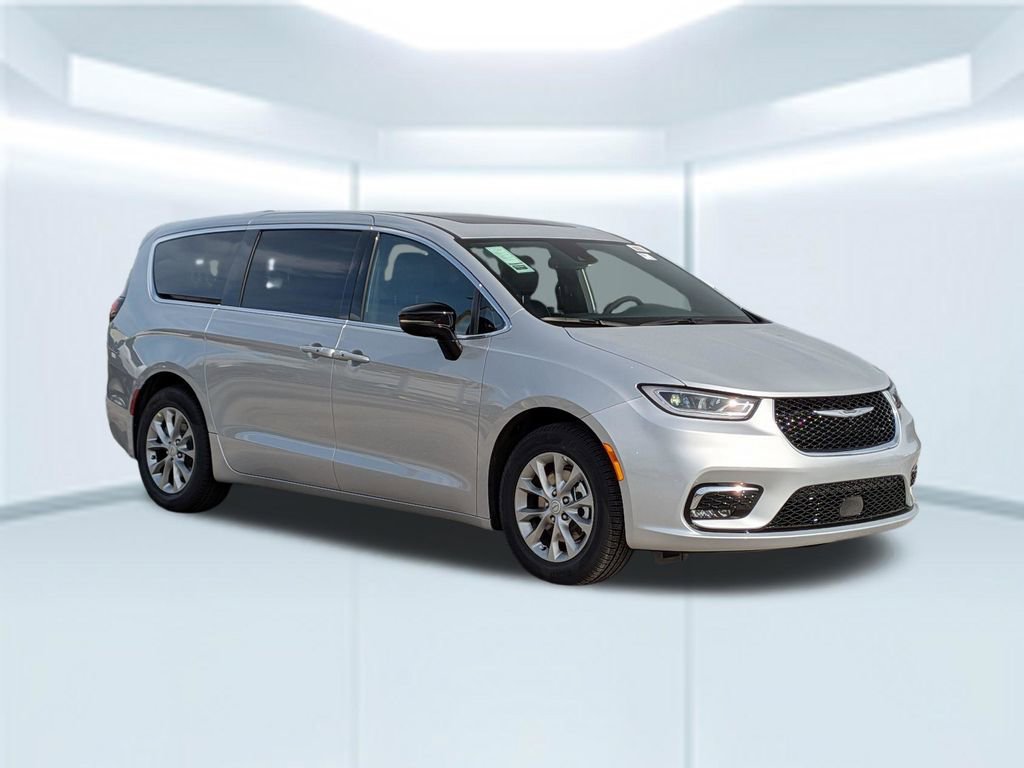 New 2026 Chrysler Pacifica Limited image 4