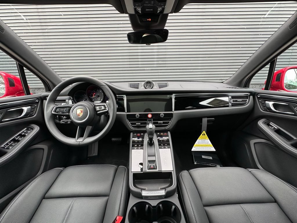 Certified 2026 Porsche Macan Turbo AWD/4WD image 6