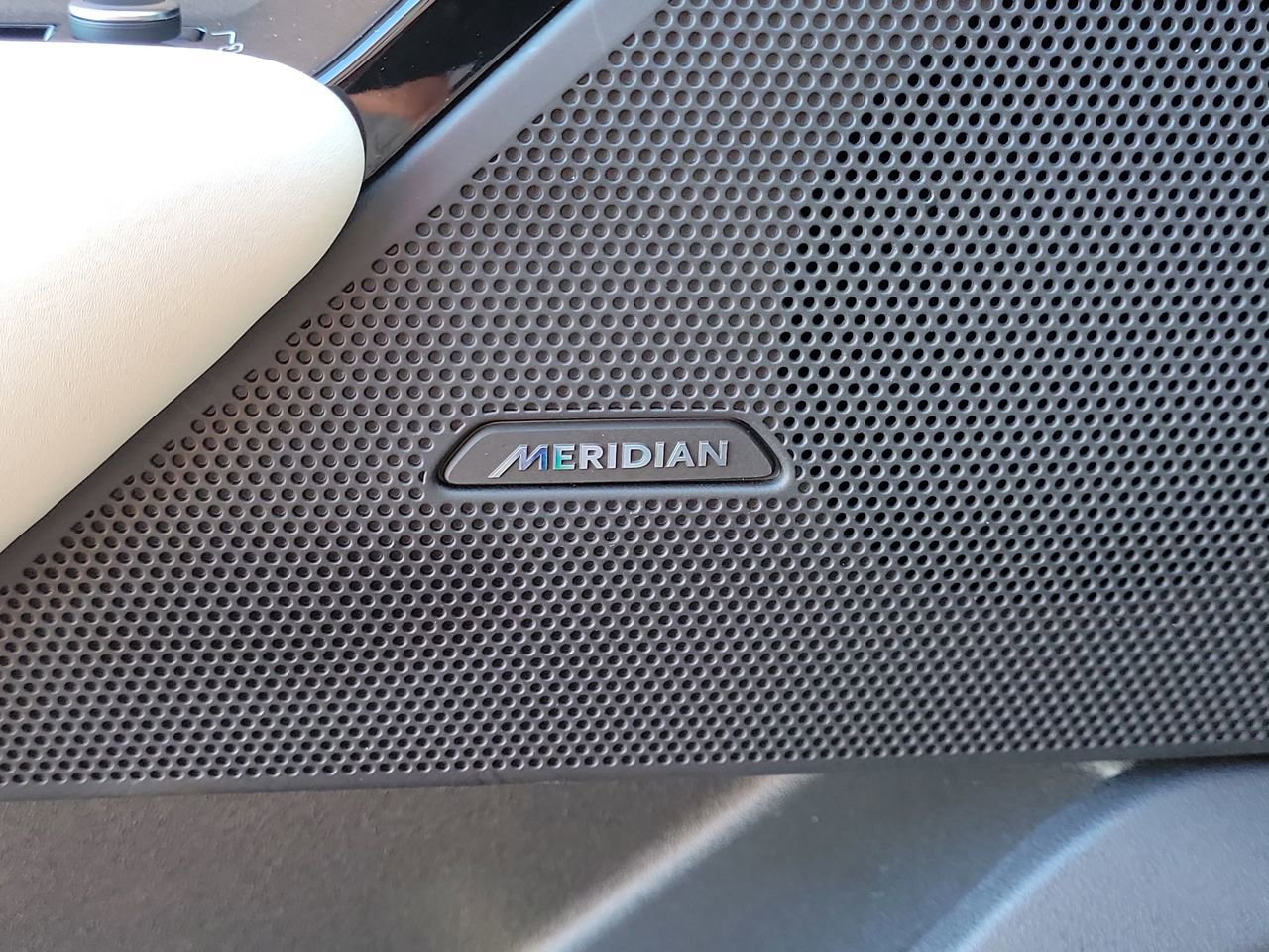 Used 2022 Land Rover Range Rover Velar S AWD/4WD image 28