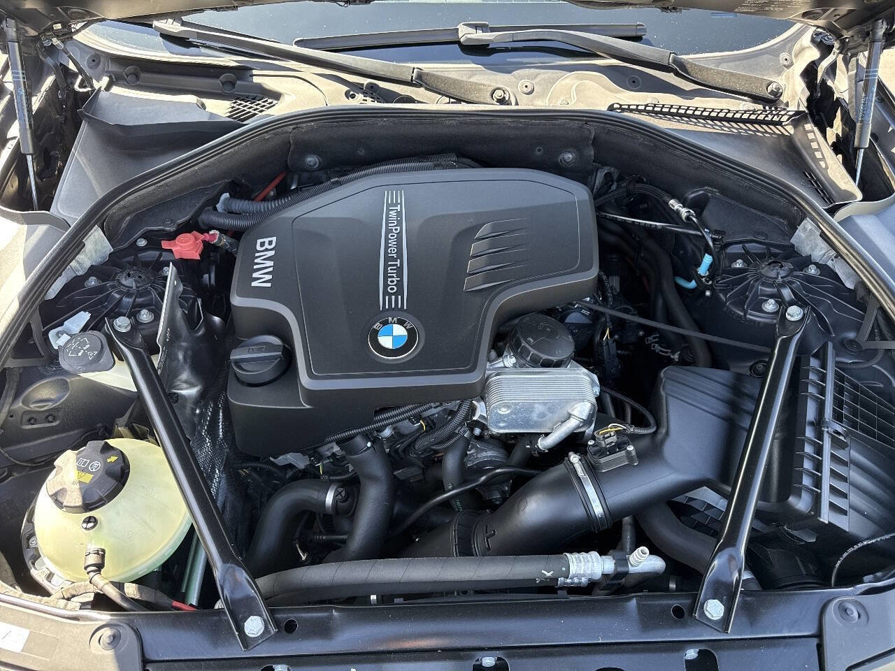 Used 2015 BMW 528i Sedan image 31