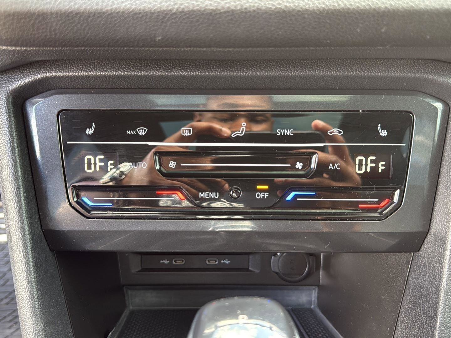 Used 2022 Volkswagen Tiguan SE R-Line image 18