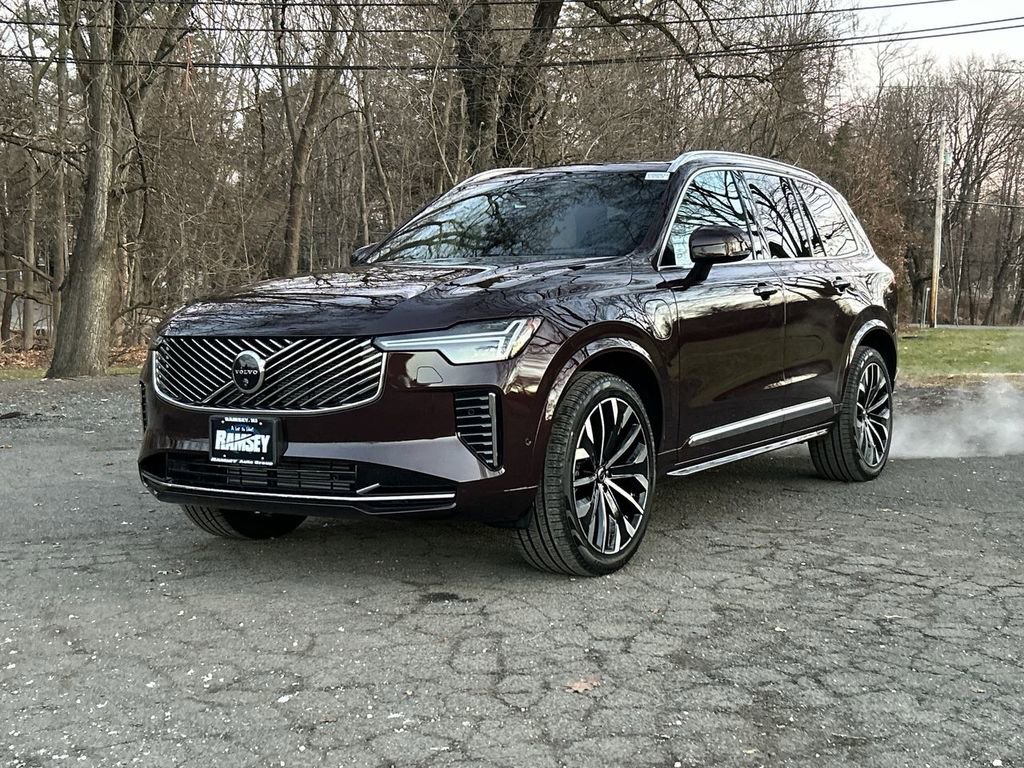 Certified 2025 Volvo XC90 T8 Ultra image 1