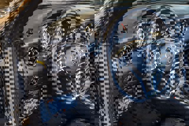 Used 2013 Mercedes-Benz SLK 250 image 23