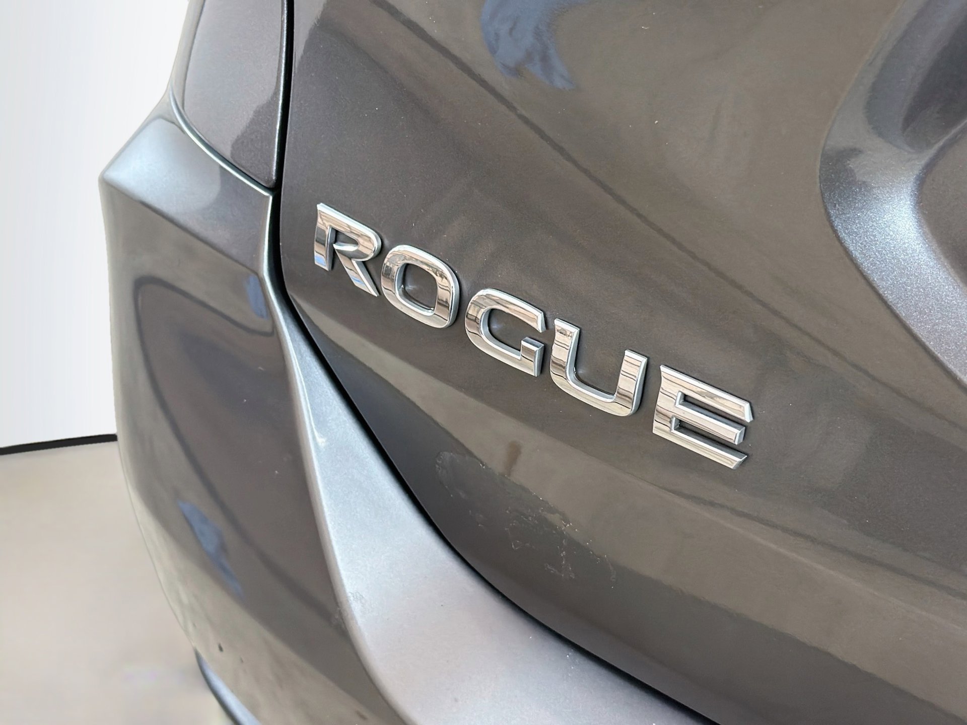 Used 2018 Nissan Rogue S FWD image 11