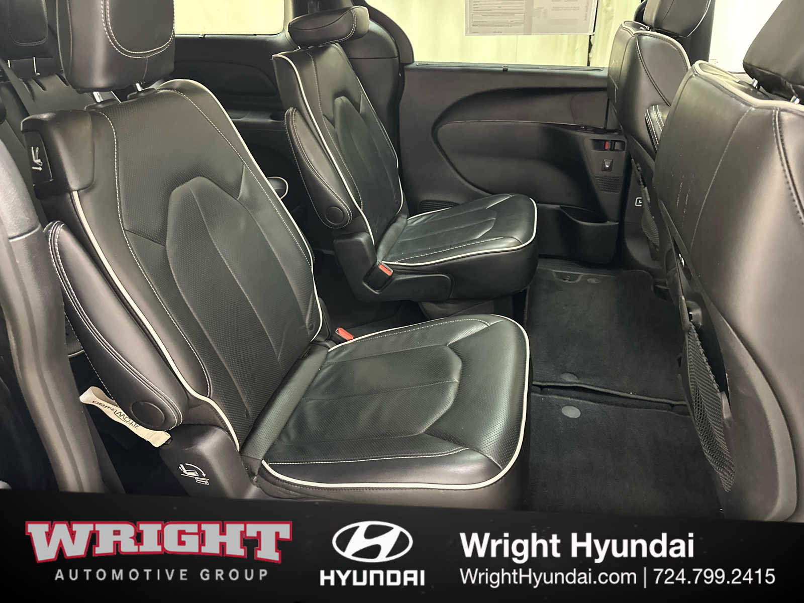 Used 2025 Chrysler Pacifica Limited image 15