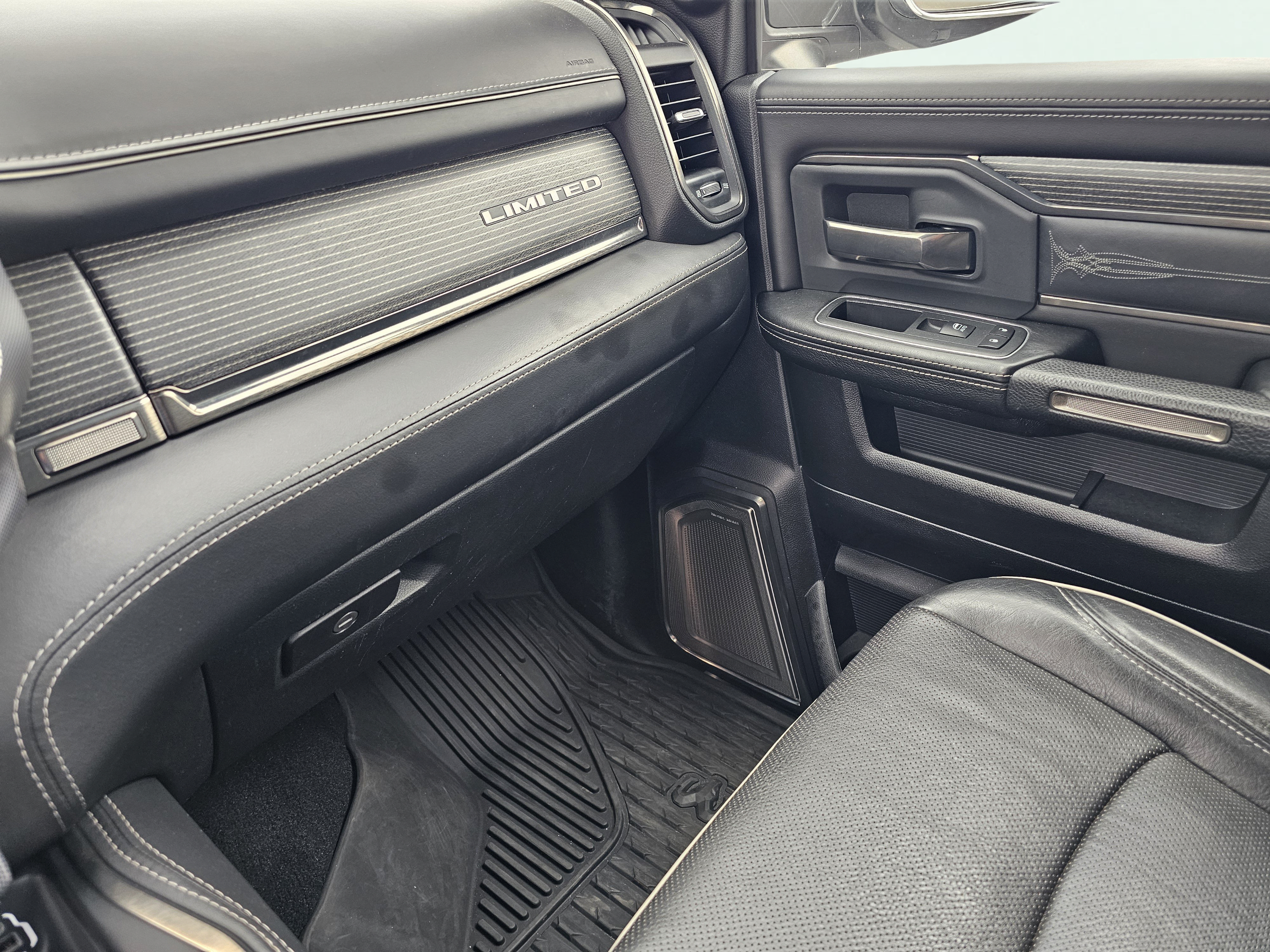 Used 2020 RAM 2500 Limited AWD/4WD image 29