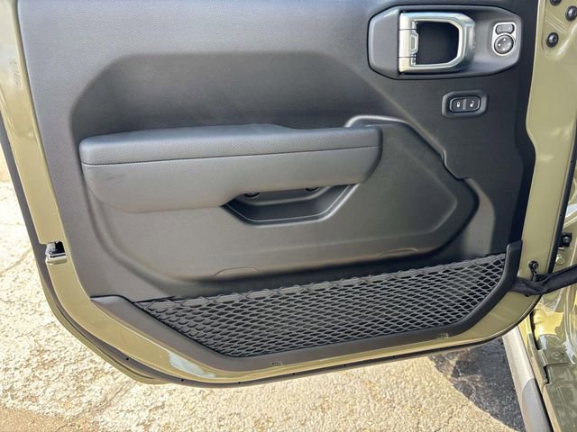 New 2026 Jeep Wrangler Unlimited Rubicon w/ Xtreme 35 Tire Package image 13