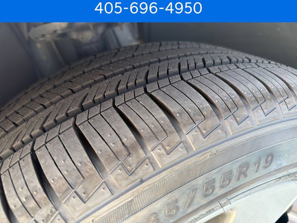 Used 2025 Genesis GV70 3.5T Sport AWD/4WD image 12