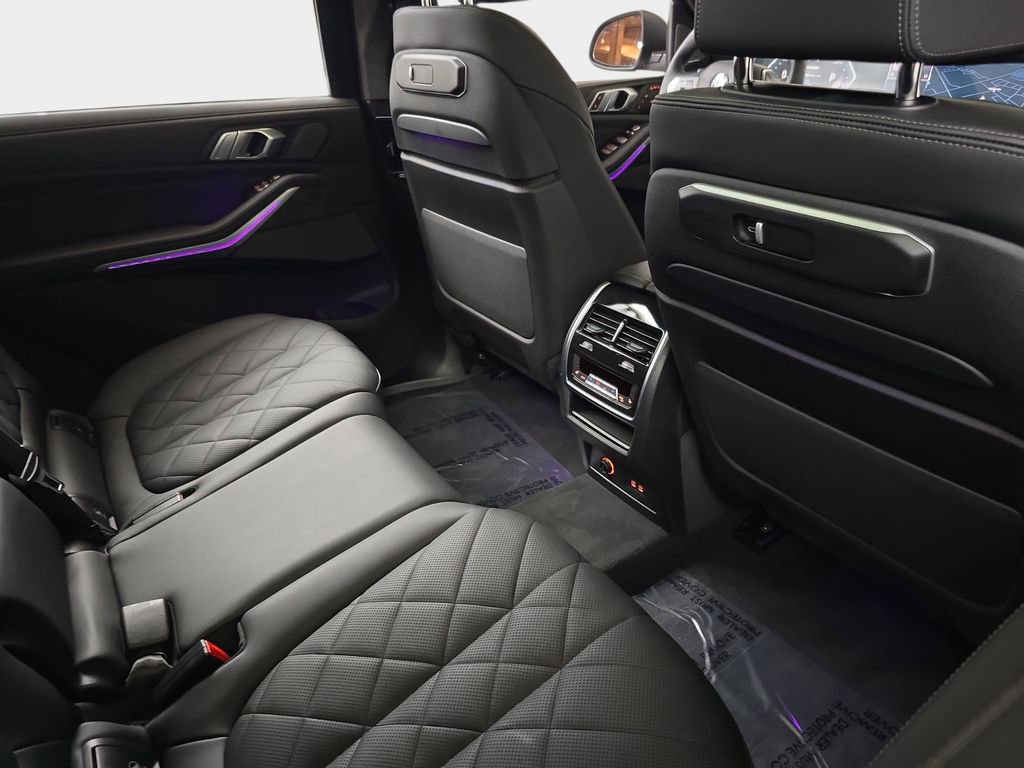 Used 2024 BMW X7 xDrive40i image 13