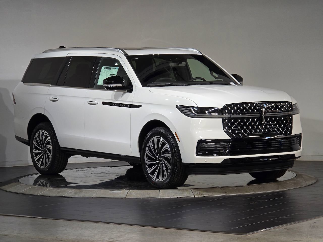 New 2025 Lincoln Navigator Black Label video 2