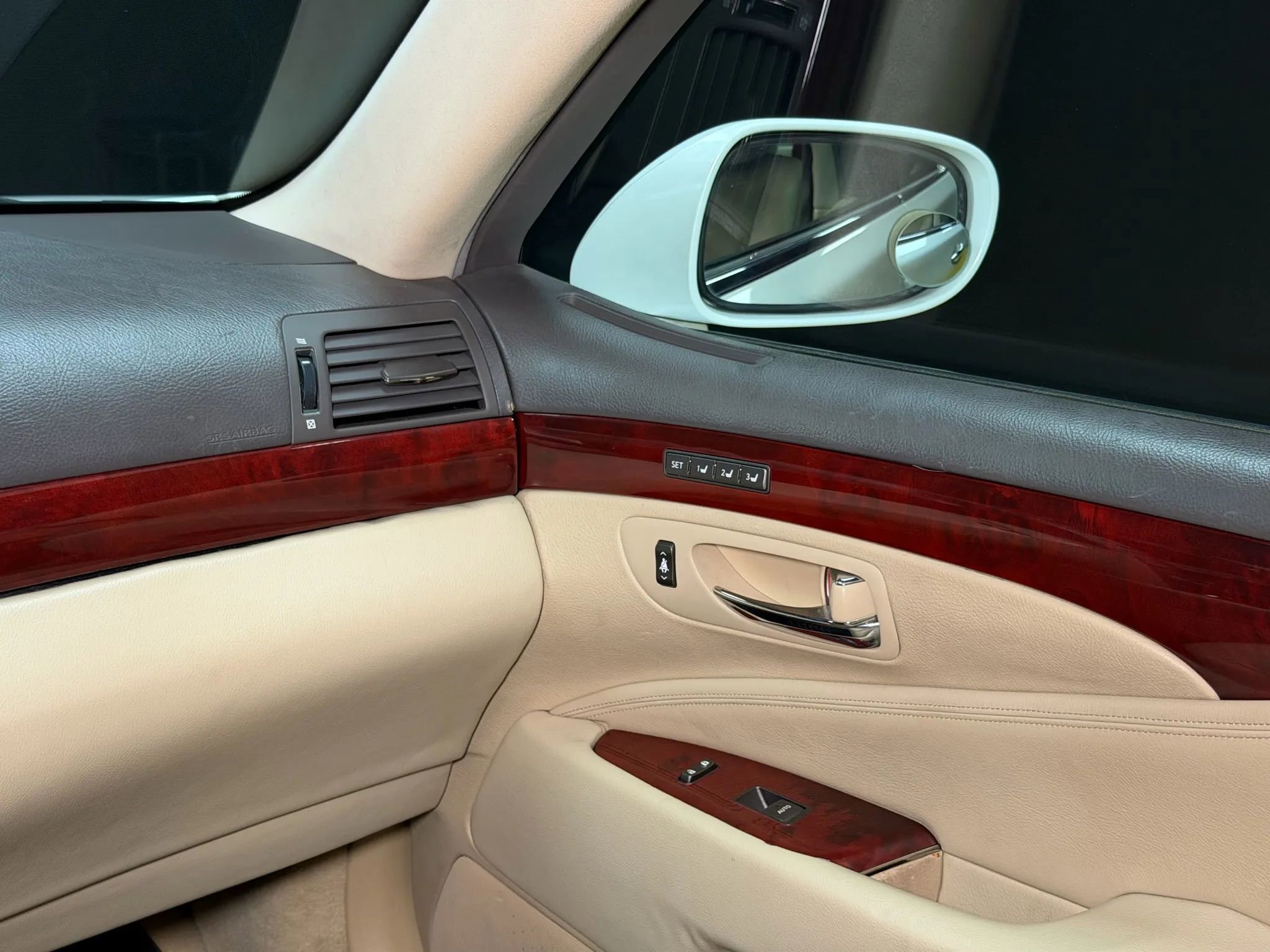 Used 2009 Lexus LS 460 AWD w/ Comfort Seating Pkg image 25