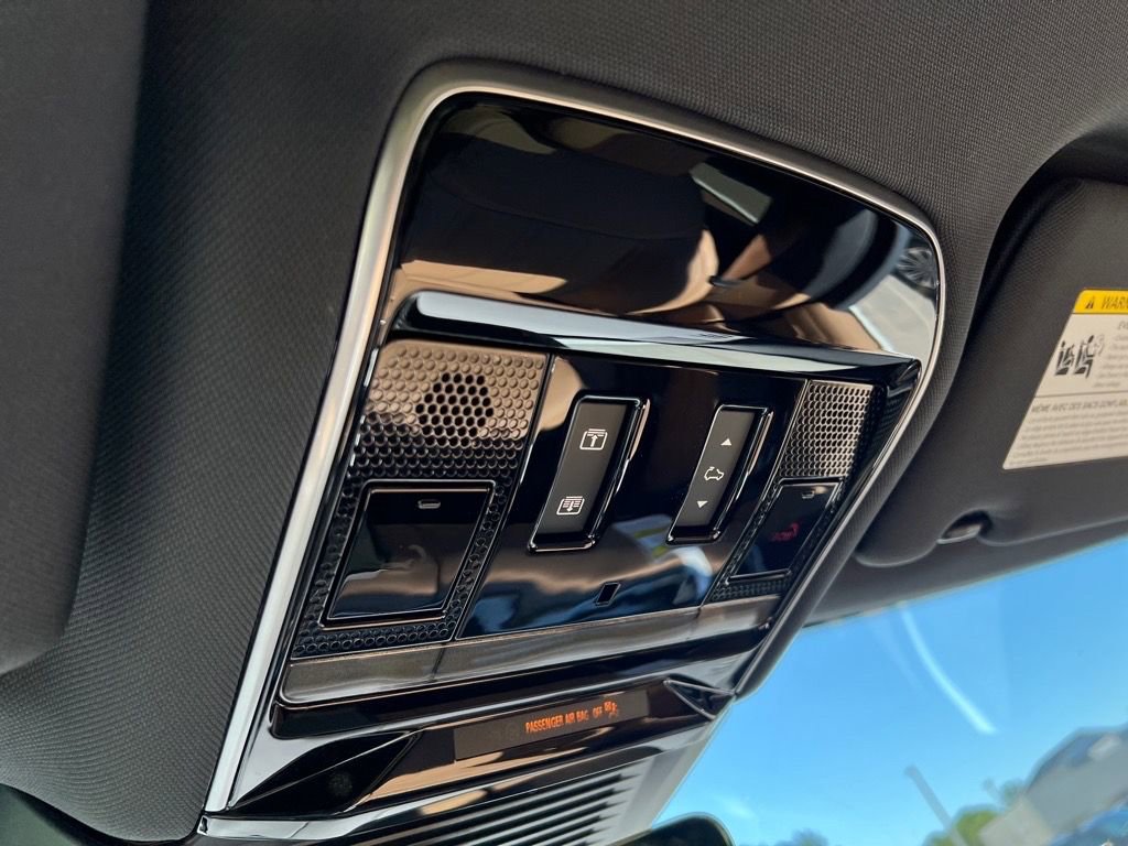 New 2025 Land Rover Range Rover SE image 26