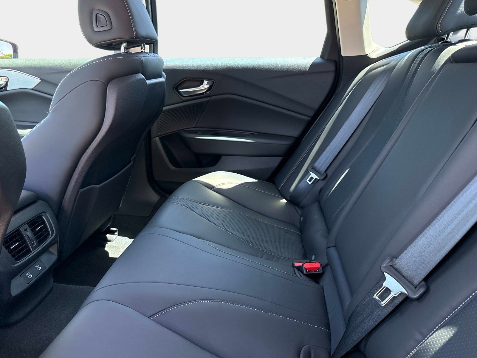 Certified 2025 Acura TLX w/ Technology Package image 12