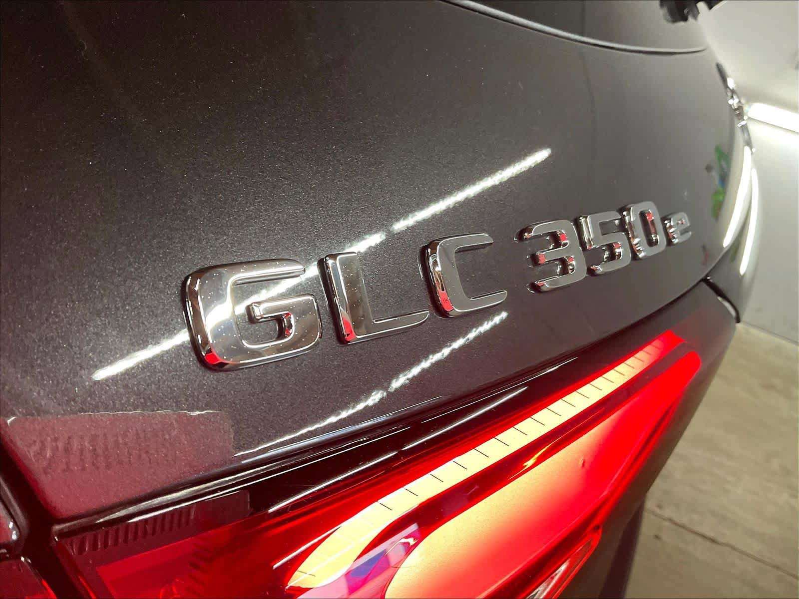 Used 2025 Mercedes-Benz GLC 350e 4MATIC image 11