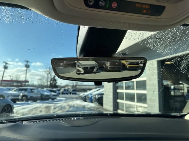 Used 2022 Buick Enclave Avenir w/ Avenir Technology Package image 19