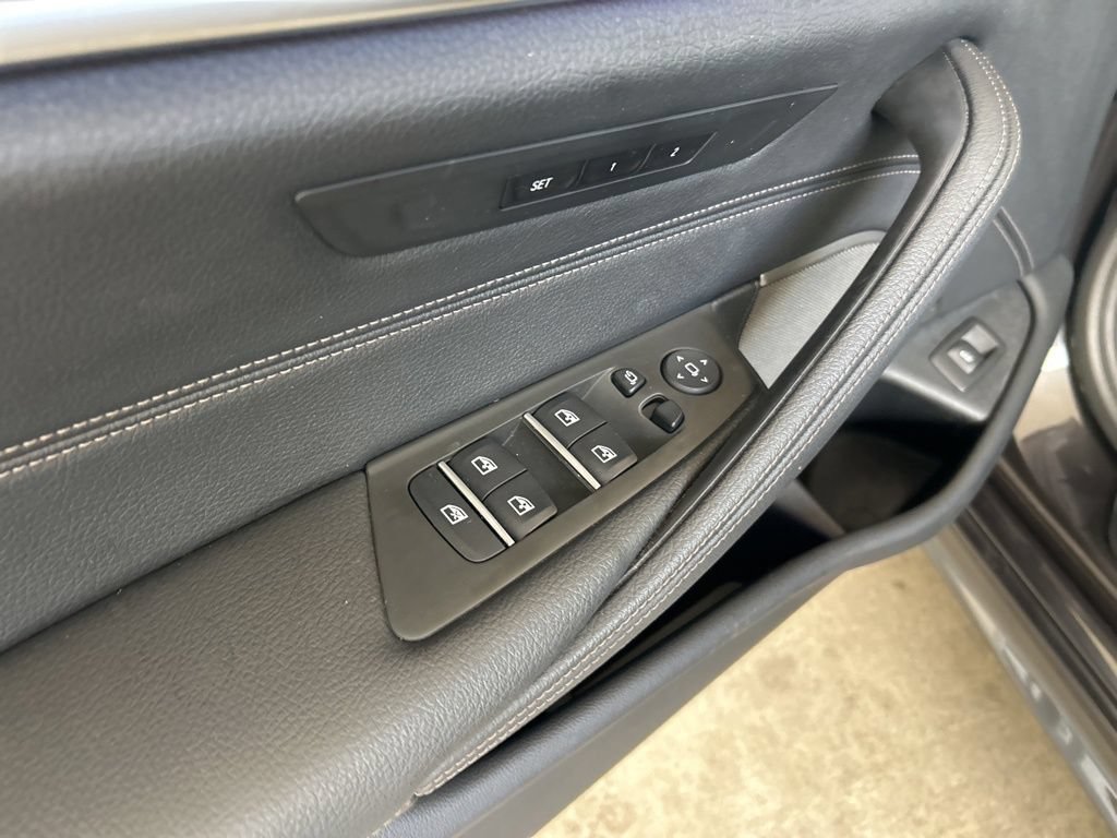 Used 2023 BMW 540i w/ M Sport Package RWD image 45
